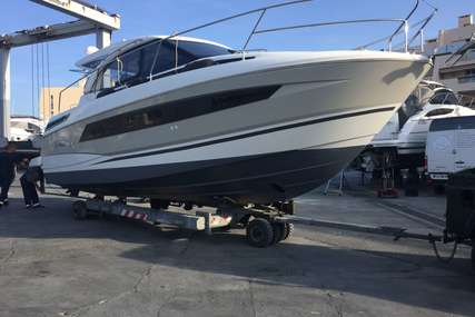 Jeanneau Leader 33 for sale in France for €210,000 (£187,567)