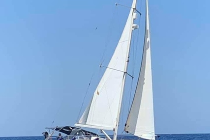Hunter Marine 386 for sale in Spain for €69,500 (£59,570)