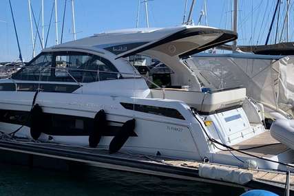 Jeanneau Leader 33 for sale in France for €259,000 (£232,615)