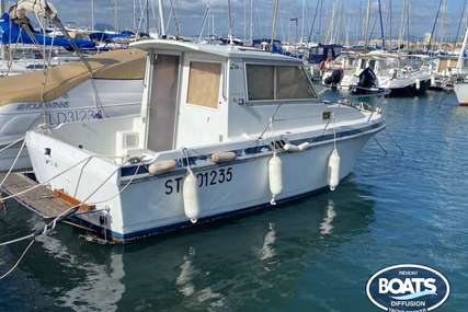 Beneteau Antares 730 for sale in France for €15,500 (£13,844)
