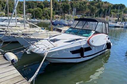 Four Winns Vista 255 for sale in France for €104,900 (£89,912)