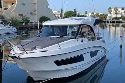 Beneteau Antares 9 for sale in France for €134,900 (£116,150)