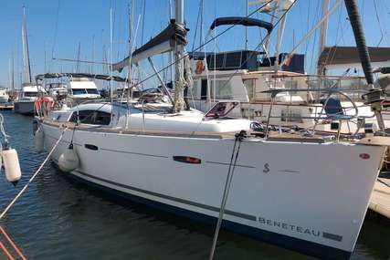 Beneteau Oceanis 40 for sale in France for €110,000 (£95,026)