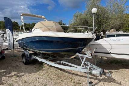 Jeanneau Cap Camarat 5.5 WA for sale in France for €26,000 (£22,395)