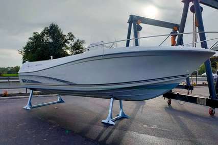Jeanneau Cap Camarat 7.5 Cc for sale in France for €41,000 (£36,030)