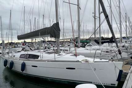 Beneteau Oceanis 40 for sale in France for €115,000 (£99,345)
