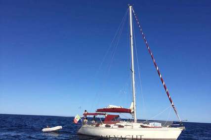 Jeanneau Sun Shine 38 for sale in Italy for €35,000 (£30,147)