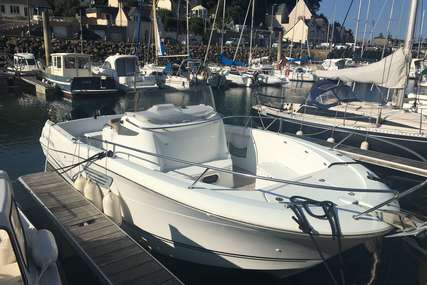 Jeanneau Cap Camarat 8.5 CC for sale in France for €59,900 (£53,475)