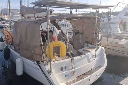 Jeanneau Sun Odyssey 379 for sale in France for €113,000 (£100,880)