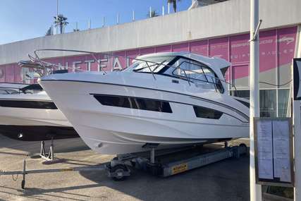 Beneteau Antares 9 for sale in France for €178,500 (£159,432)