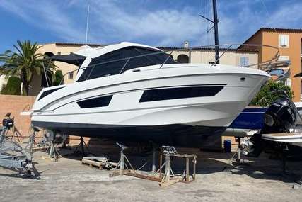 Beneteau Antares 9 for sale in France for €191,000 (£171,542)