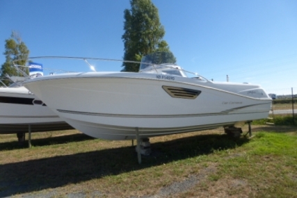 Jeanneau Cap Camarat 8.5 CC for sale in France for €79,000 (£69,303)