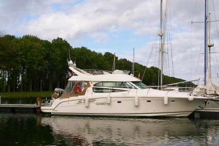 Prestige 42 for sale in France for €185,000 (£162,685)