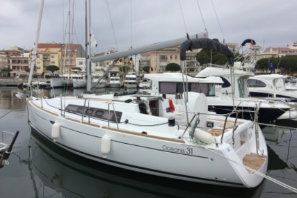Beneteau Oceanis 31 for sale in Spain for €86,000 (£74,287)