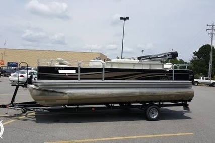 Lowe 214 SF for sale in United States of America for $17,500 (£12,459)