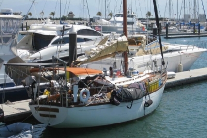 Cheoy Lee 38 Ketch for sale in Portugal for €29,800 (£26,219) Cheoy Lee 38 Ketch for sale in Portugal for €29,800 (£26,219)