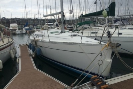 Beneteau Oceanis 343 Shallow Draft for sale in France for €57,000 (£49,931)
