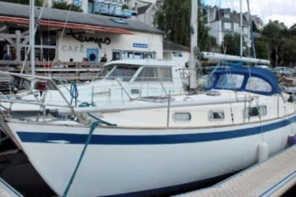 Hallberg-Rassy 35 for sale in France for €39,900 (£35,066)