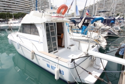 Beneteau Antares 9 for sale in France for €39,000 (£34,160)
