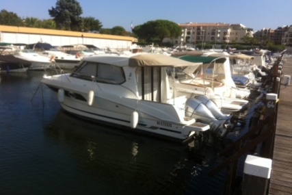 Beneteau Antares 880 HB for sale in France for €72,000 (£63,070)