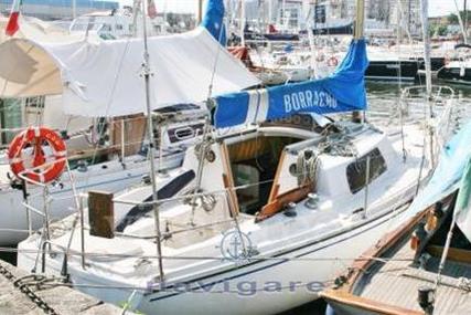 Jeanneau Folie Douce for sale in Italy for €18,000 (£16,078)