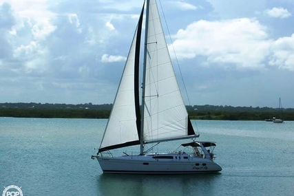 Hunter 380 for sale in United States of America for $49,000 (£34,885)