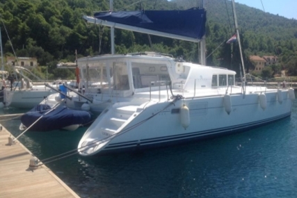 Lagoon 440 for sale in Portugal for €315,000 (£274,653)