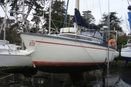 Dufour 2800 for sale in France for €8,000 (£7,075)