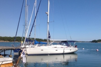 Bavaria 42 Cruiser for sale in Portugal for €98,000 (£85,845)