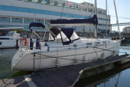 Beneteau Cyclades 39.3 for sale in Portugal for €75,000 (£65,696)