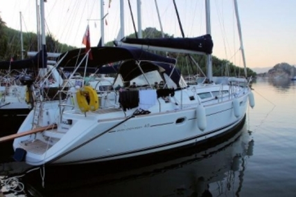 Jeanneau Sun Odyssey 45 for sale in Malta for €90,000 (£80,503)