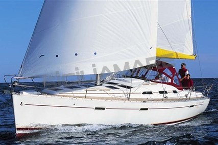Beneteau Oceanis 393 Clipper for sale in Italy for €75,000 (£65,544)