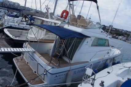 Beneteau Antares 10.80 for sale in France for €90,000 (£78,773)