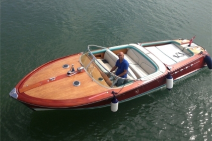 Riva Aquarama for sale in Portugal for 350.000 € (305.853 £)