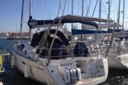 Beneteau Oceanis 40 for sale in France for €98,000 (£85,847)