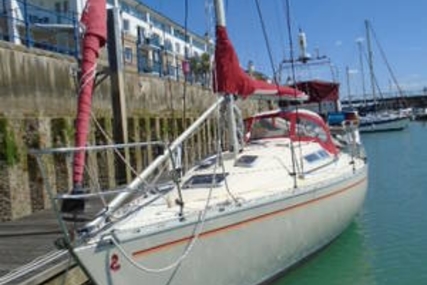 Beneteau First 30 E for sale in United Kingdom for £18,995