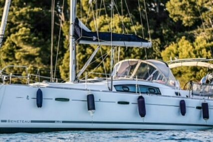 Beneteau Oceanis 40 for sale in France for €99,500 (£87,087)