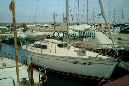 Jeanneau Fantasia 27 for sale in Spain for €13,500 (£11,790)