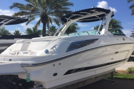 Sea Ray 300 SLX for sale in France for €79,000 (£69,139)
