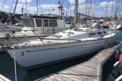 Jeanneau Sun Shine 38 for sale in France for €39,900 (£34,950)