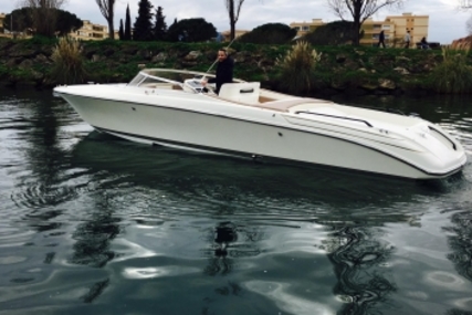 Beneteau 32 Offshorer for sale in France for €110,000 (£96,780)