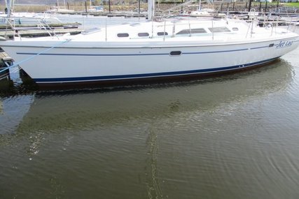 Catalina 380 for sale in United States of America for $99,500 (£76,862)