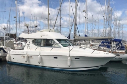 Prestige 32 for sale in Ireland for €98,950 (£86,474)