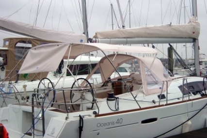 Beneteau Oceanis 40 for sale in France for €107,000 (£94,131)