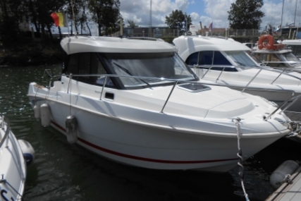 Beneteau Antares 7.80 for sale in France for €33,000 (£28,920)