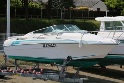 Jeanneau Leader 705 for sale in France for €15,500 (£13,515)