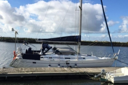 Beneteau Oceanis 381 Clipper for sale in Portugal for €63,000 (£55,186)