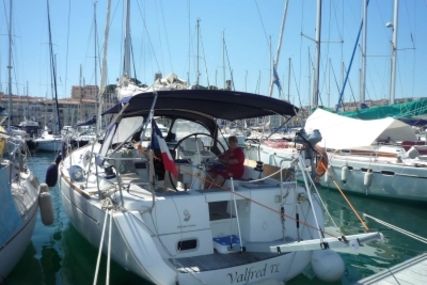 Beneteau Oceanis 37 for sale in France for €86,000 (£74,582)
