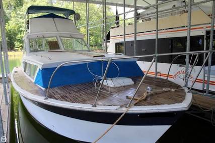 Chris-Craft Catalina 33 for sale in United States of America for $13,000 (£9,144)
