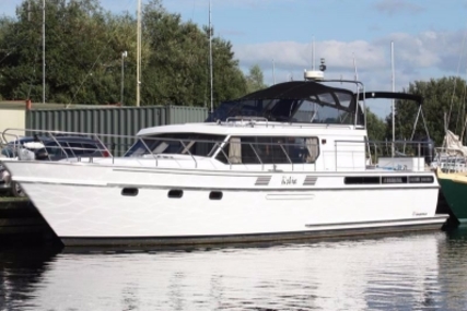 Van Der Valk 45 Super Falcon for sale in Ireland for €159,900 (£140,512)